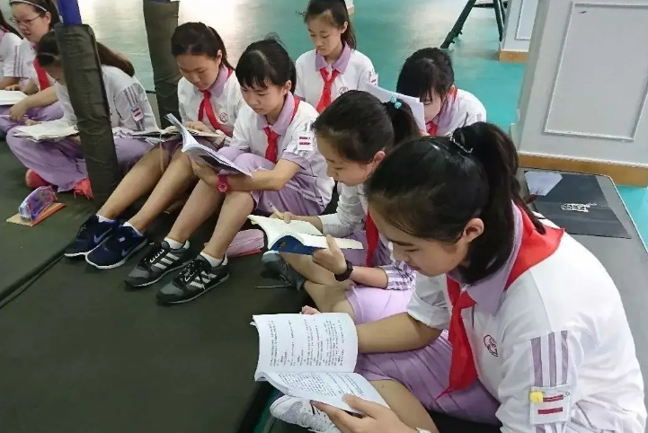 上海发布“新消息”，中高考全部延期，网友却对此提出两个疑问