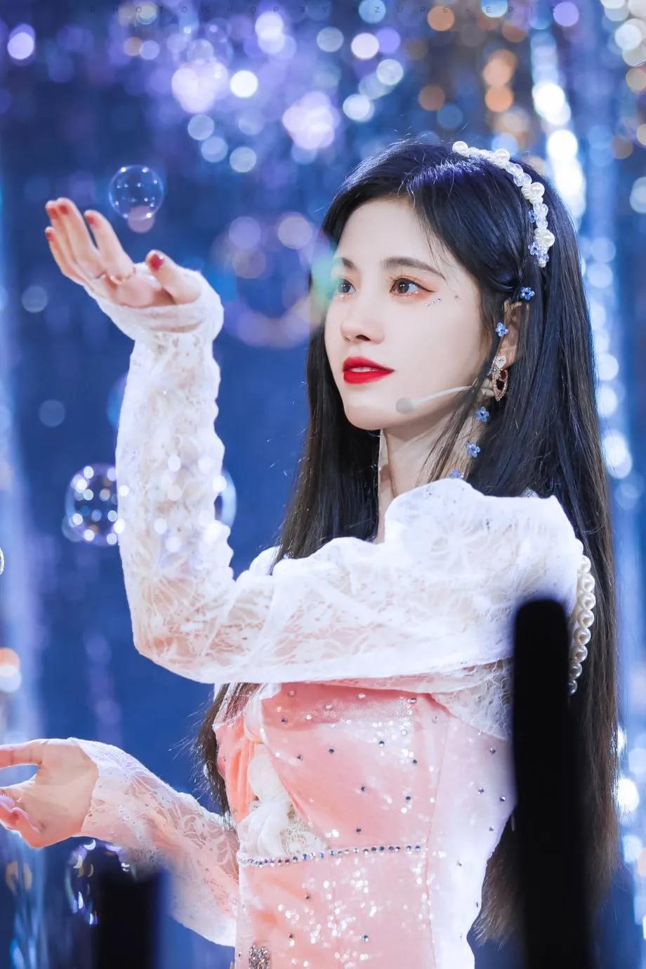 鞠婧祎：甜美靓丽，天生丽质