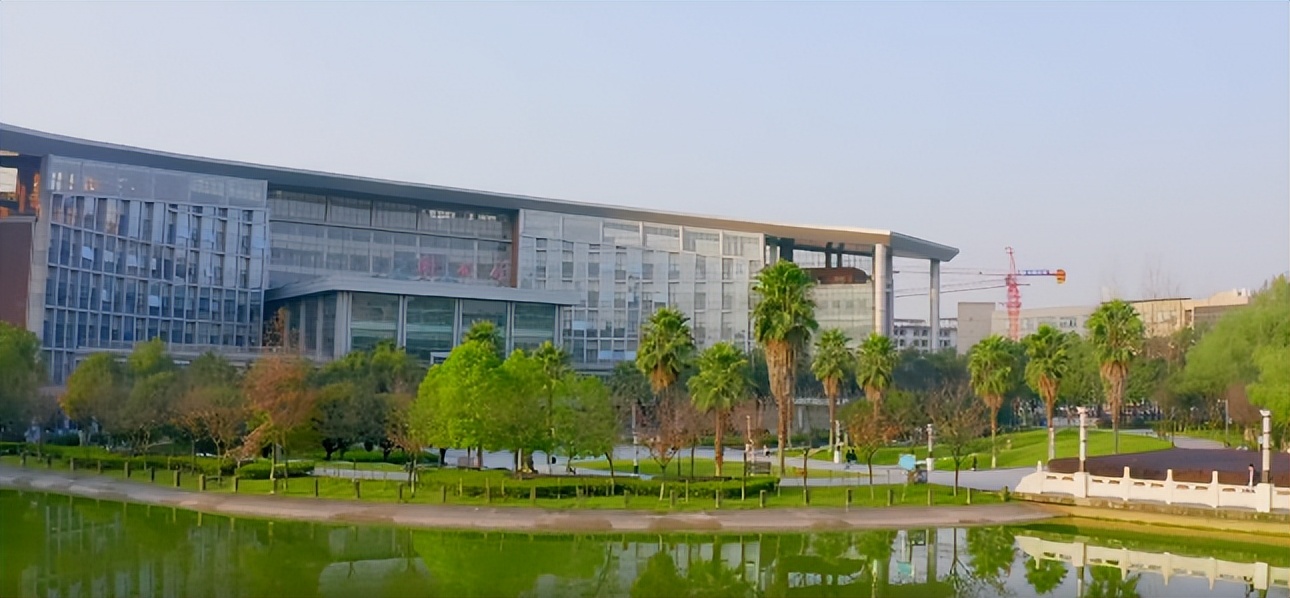 穷学术浩瀚，育时代英才！西南政法大学：法学黄埔，声传天下！