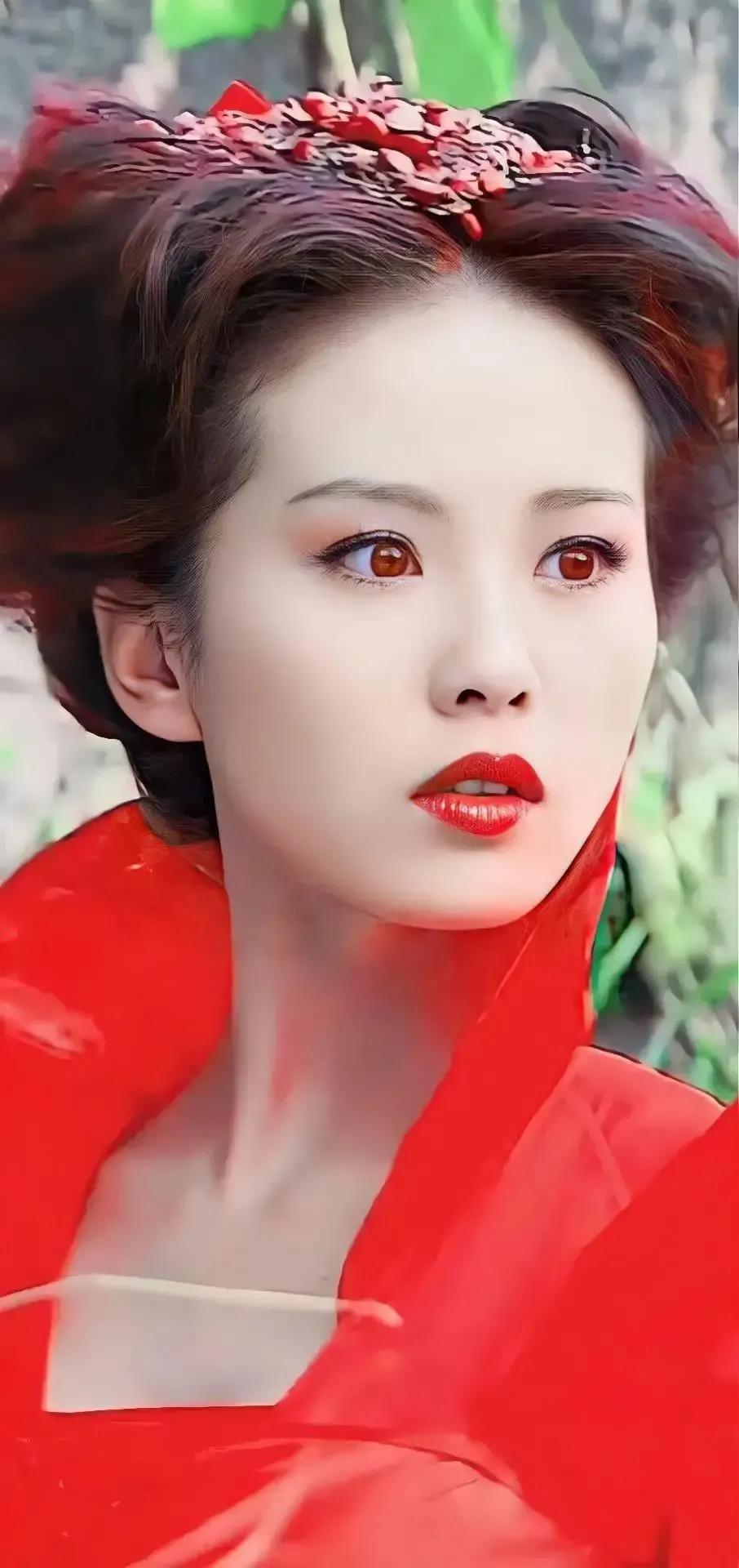 哪些女明星的眼睛很漂亮？