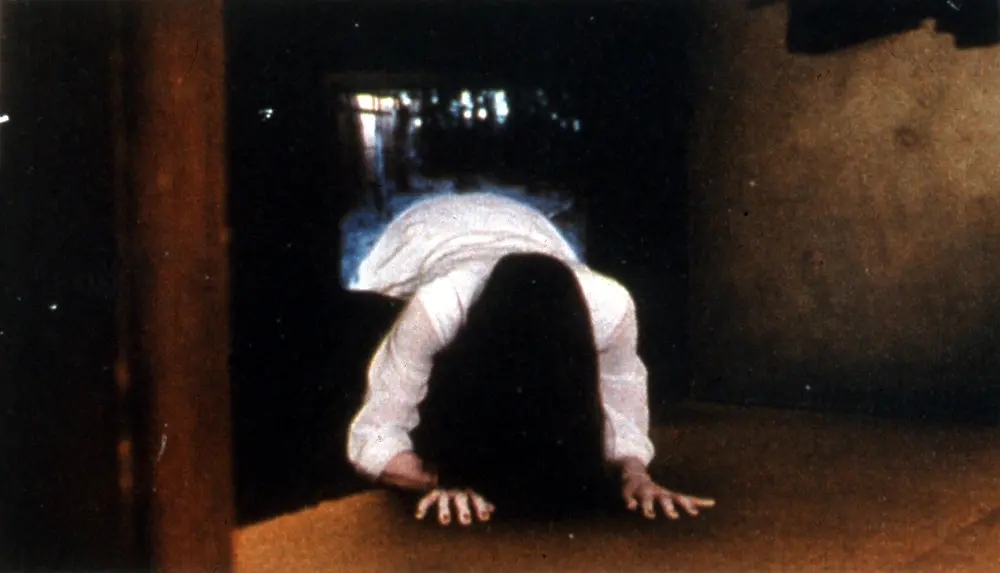 同样是恐怖片，把《咒怨》和《午夜凶铃》放在一起，差距就出来了