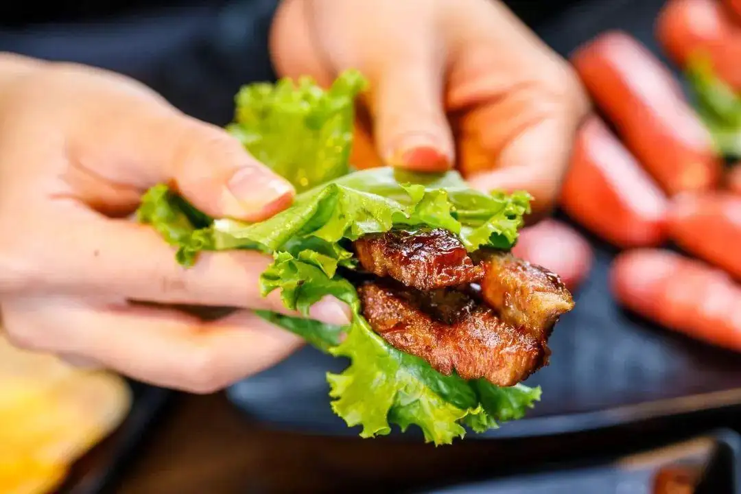 先吃蔬菜还是肉？想要减肥用勺子还是用筷子吃饭？揭秘这4个问题