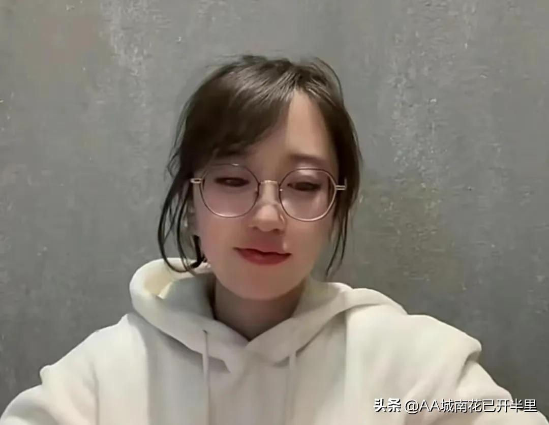 留学女孩月薪一萬五在北京做住家保姆，网友：父母就不该送她留学