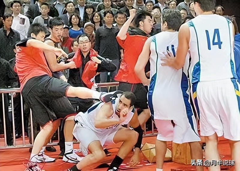 2010年男籃亞運會（為張慶鵬出頭，軍體拳打退巴西，回顧朱芳雨2010年球場打架事件）