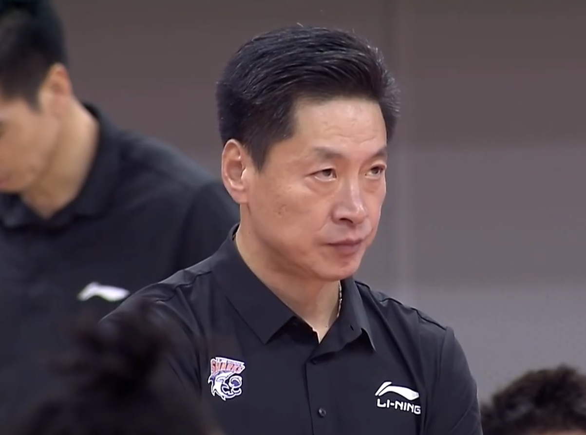 中国nba打的有那几个球队(比NBA好看！19岁中国威少2个三分灭上海，西热第3胜，李春江再见)