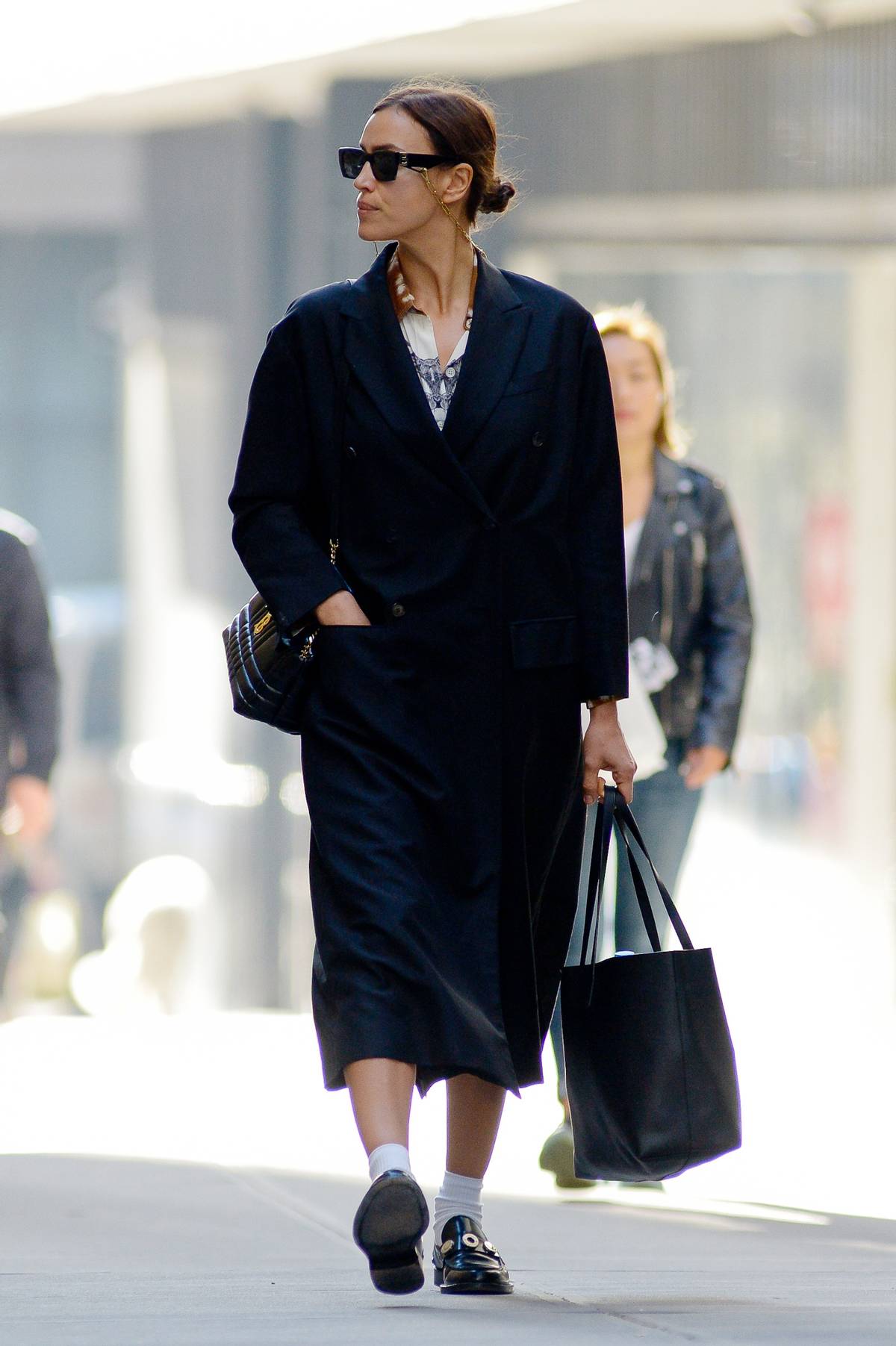 一抹紫唇像中毒,排骨胸身材很馋人