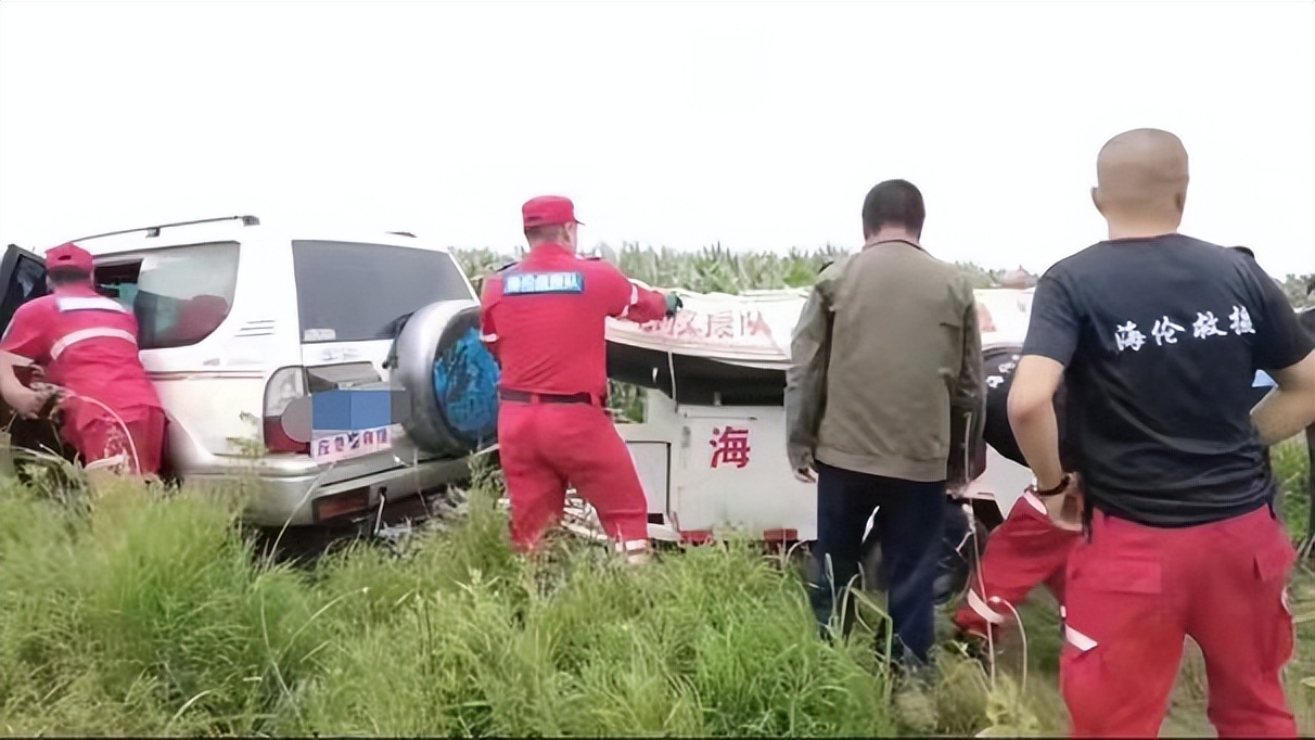 中国公益记录者在线海伦救援工作站海北南合搜寻落水人员