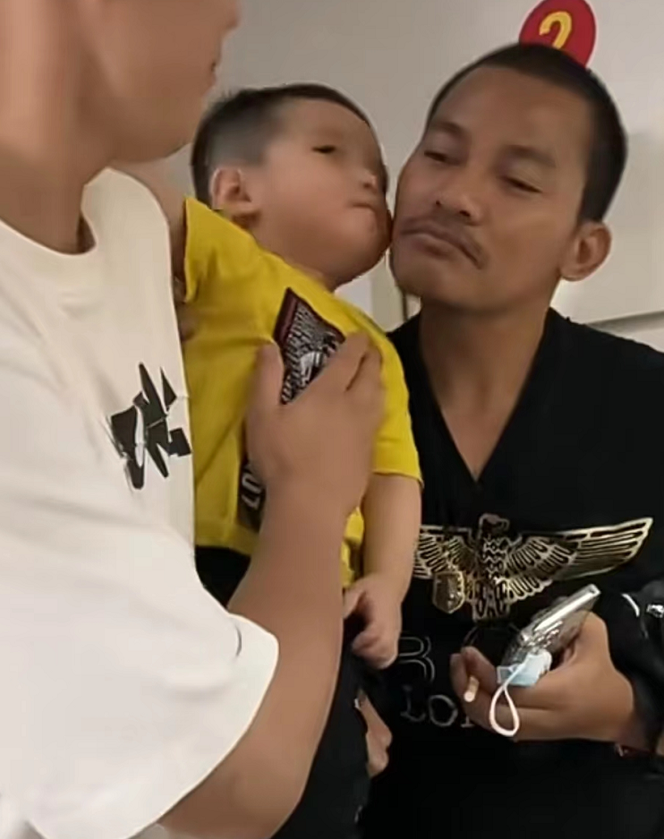 泰国拳王托尼贾(泰国巨星托尼贾广东寻根!