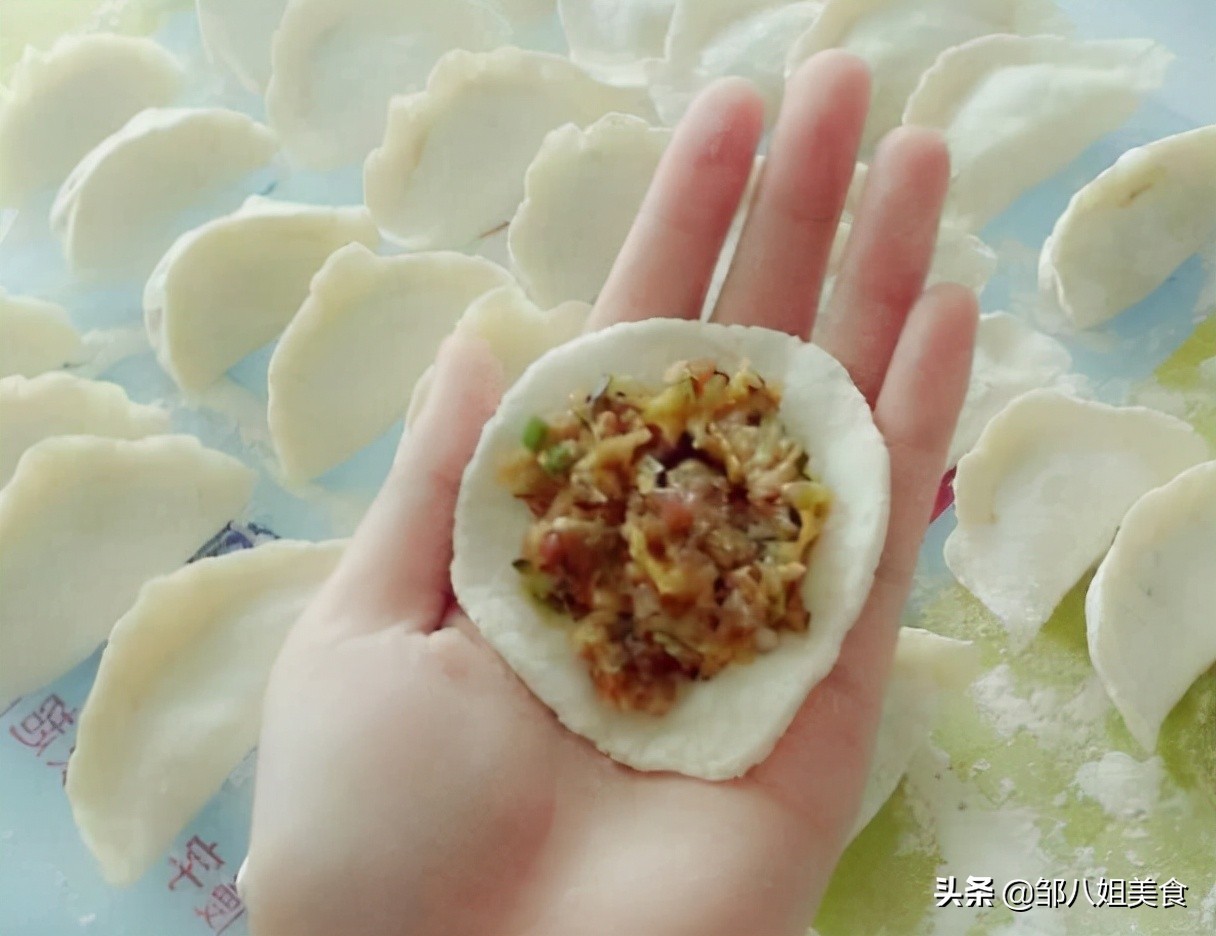 羊肉餃子餡的做法和配料,羊肉餃子餡的做法和配料視頻