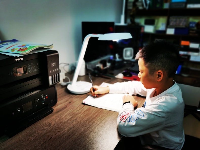 如何做到工作与关注孩子学习两者兼得？终算找到两全其美的方法了