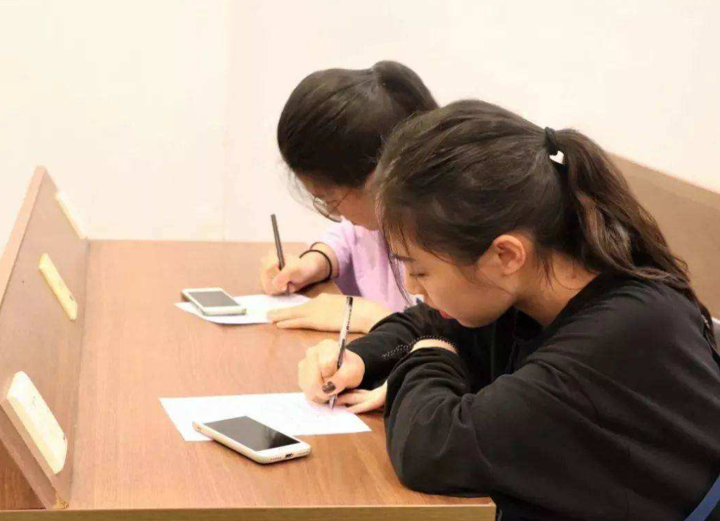 985大学生和普通大学生相比，有什么优势？资深面试官一语道破