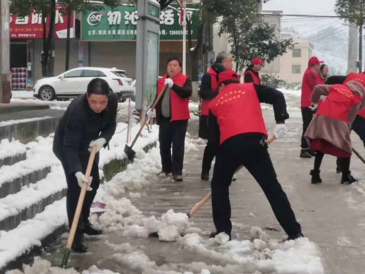 洞口交通：战天斗地应对雨雪冰冻天气实现“五个保障”目标