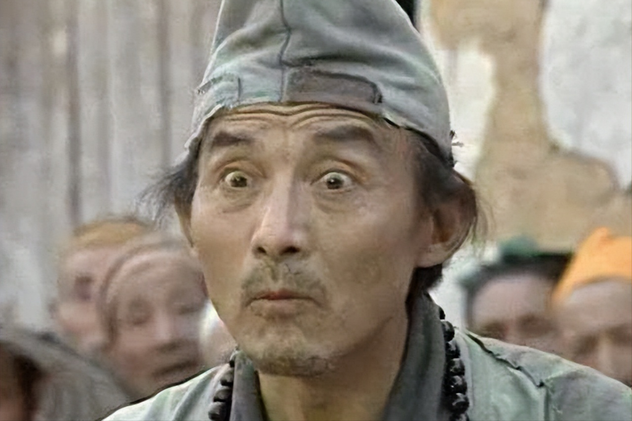 沉寂多年后的游本昌继续在演戏的道路上深造,话剧《弘一法师·最后之