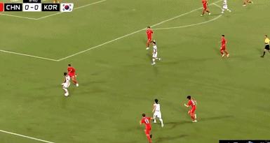 半场-仅2成控球0射门，朱辰杰送超级乌龙大礼，国足选拔队0-1韩国