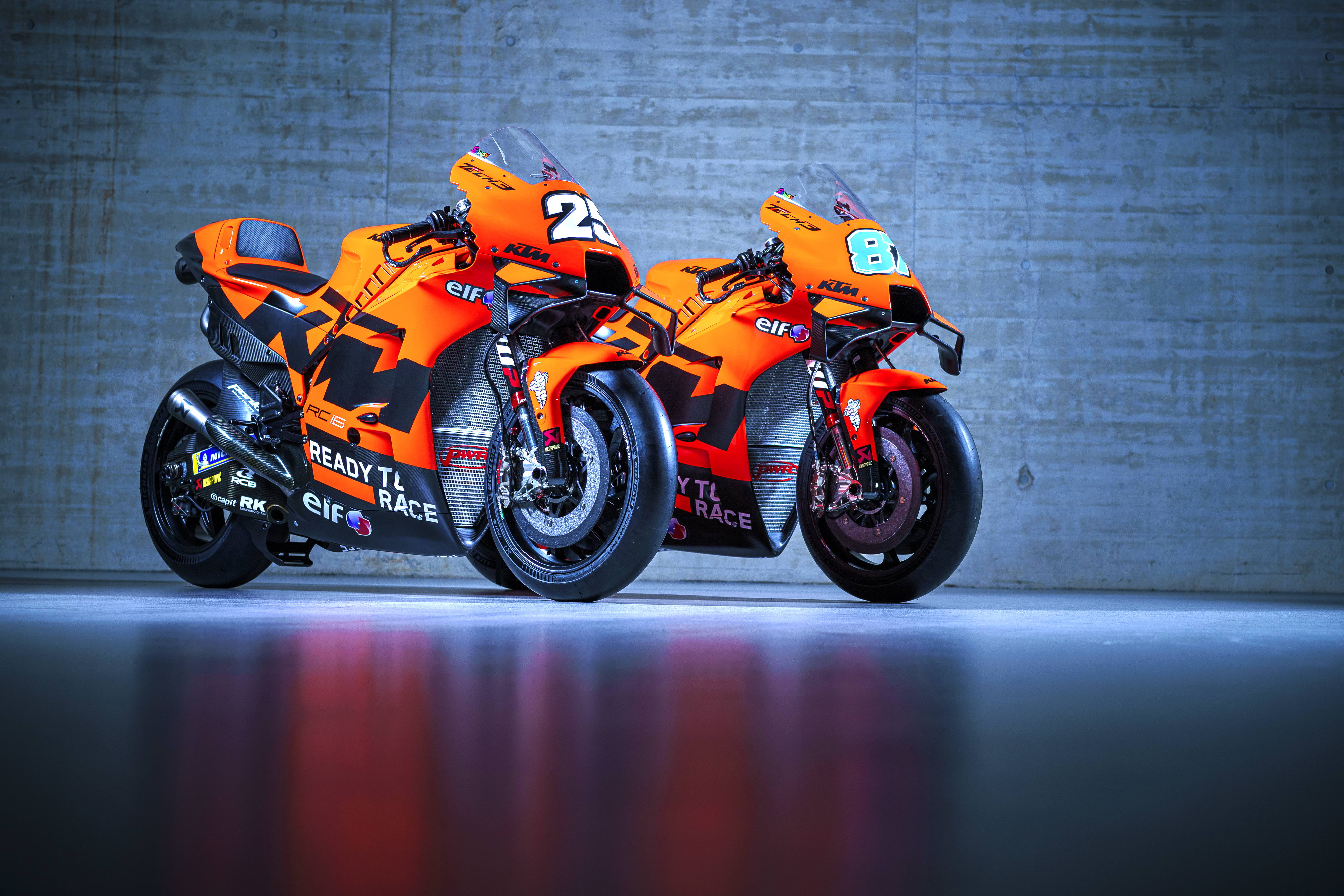 25号赛车手(MotoGP 2022：KTM MotoGP Tech3 车队的 RC16)