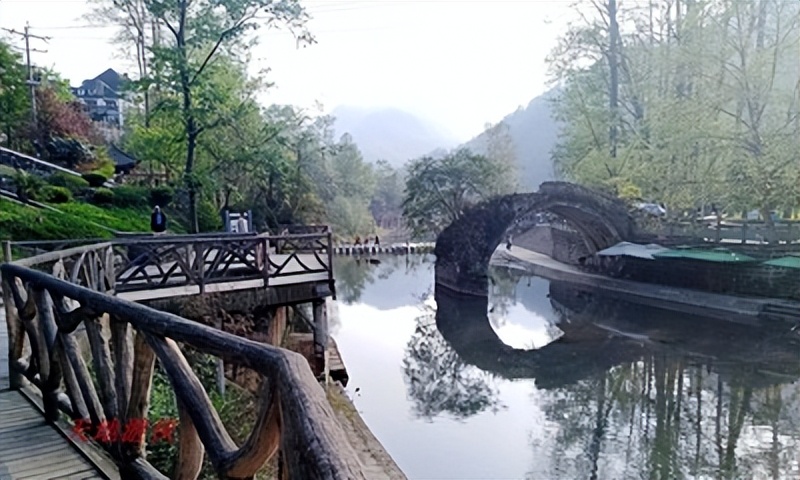 川西北行五：彭州进千年古刹走白鹿法式小镇（图文）