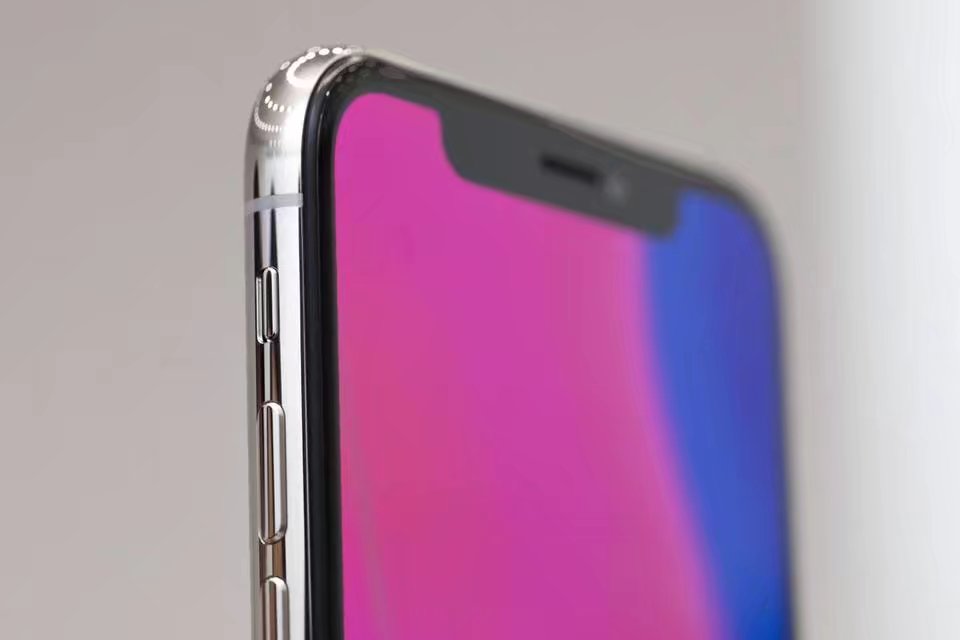 五年前的iPhone X绝非一台普通手机，而是预示着未来，未来已到来