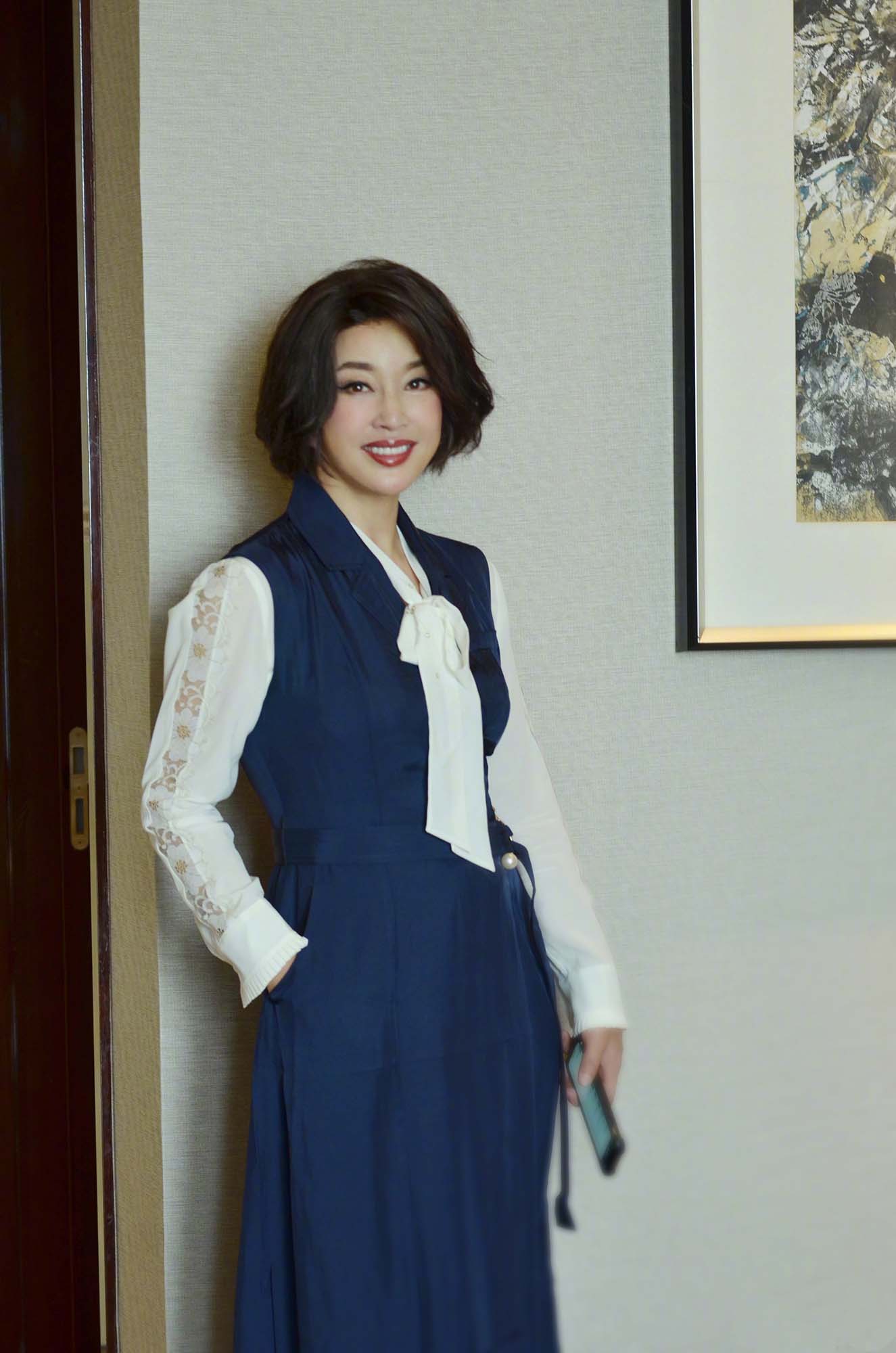 刘晓庆的妹妹刘晓红：我看到了姐姐的脆弱和心痛，含泪送姐姐出嫁