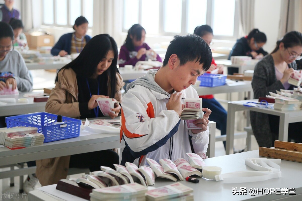 读职校=没出息，北大教授说对了什么