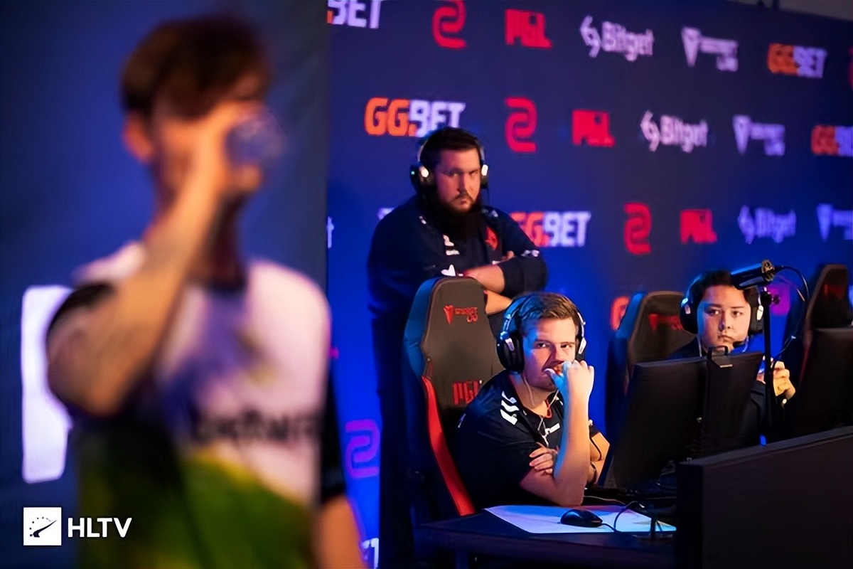 CS:GO：阿汤哥device到底在何处？狂打天梯为何却迟迟不复出？