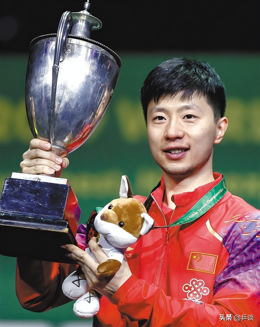 杜塞尔多夫学院名言(马龙布达佩斯世乒赛夺冠3周年,球迷送祝福,一名言