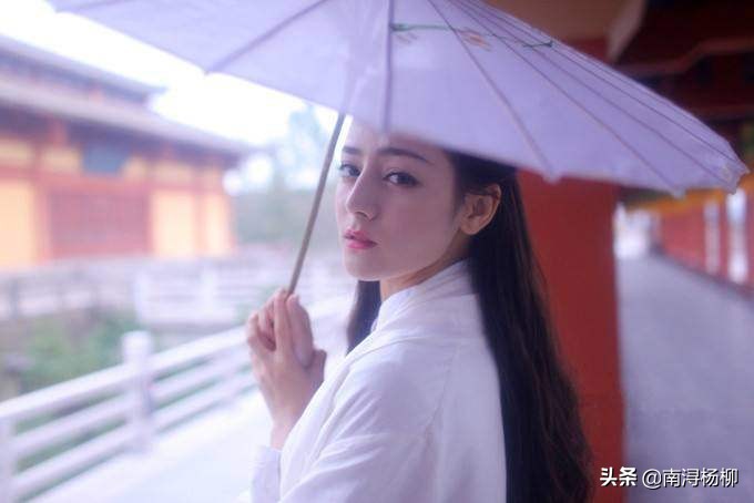 《爱格》里藏了这么多明星的早期照片？迪丽热巴、高伟光、白敬亭