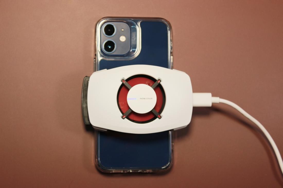 夏天游戏不烫手，一加18W冰点散热背夹辅助iPhone游戏体验