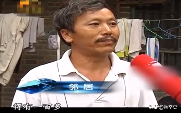 2010年，河南18岁少女“工地”搬水泥赚学费，家里穷的盐都买不起