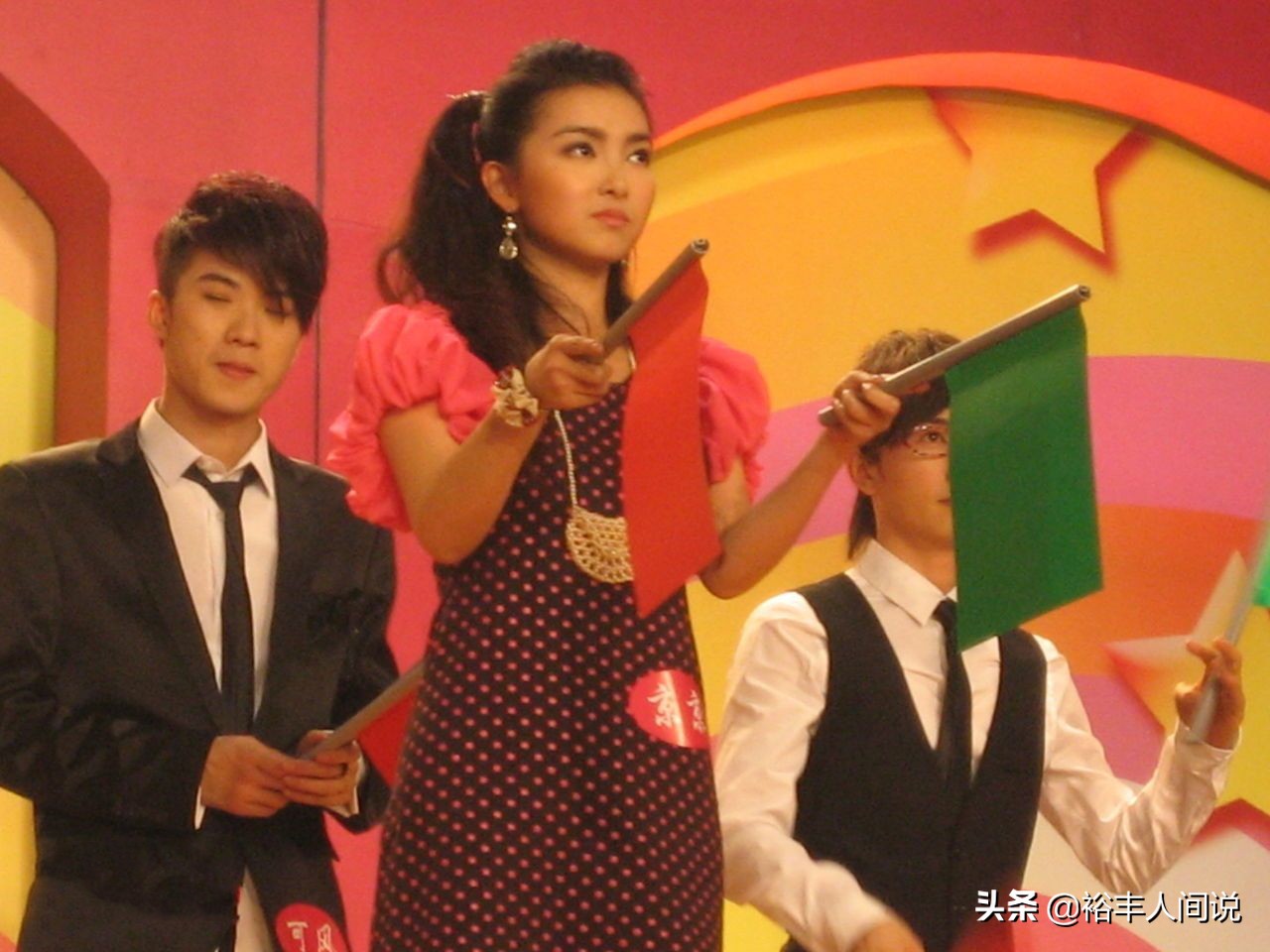 恭喜！36岁央视记者王京京官宣结婚，曾是山东电台的颜值代表