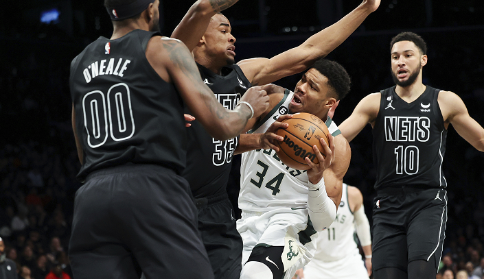 篮网vs雄鹿g7比分（八连胜！篮网击败雄鹿，字母哥26+13+7，杜兰特24+6欧文18分）-趣拿体育