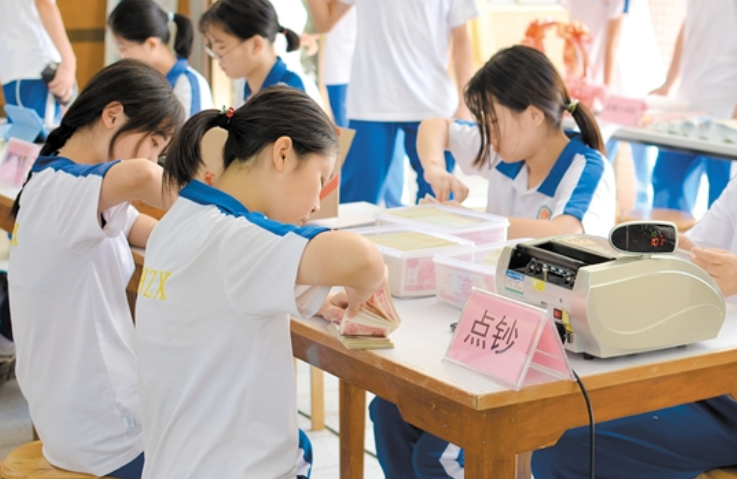 大学中容易后悔的专业排名，榜首在意料之中，数学仅排第七