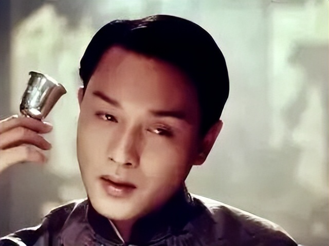 重温电影《霸王别姬》：为风华绝代的张国荣而流泪