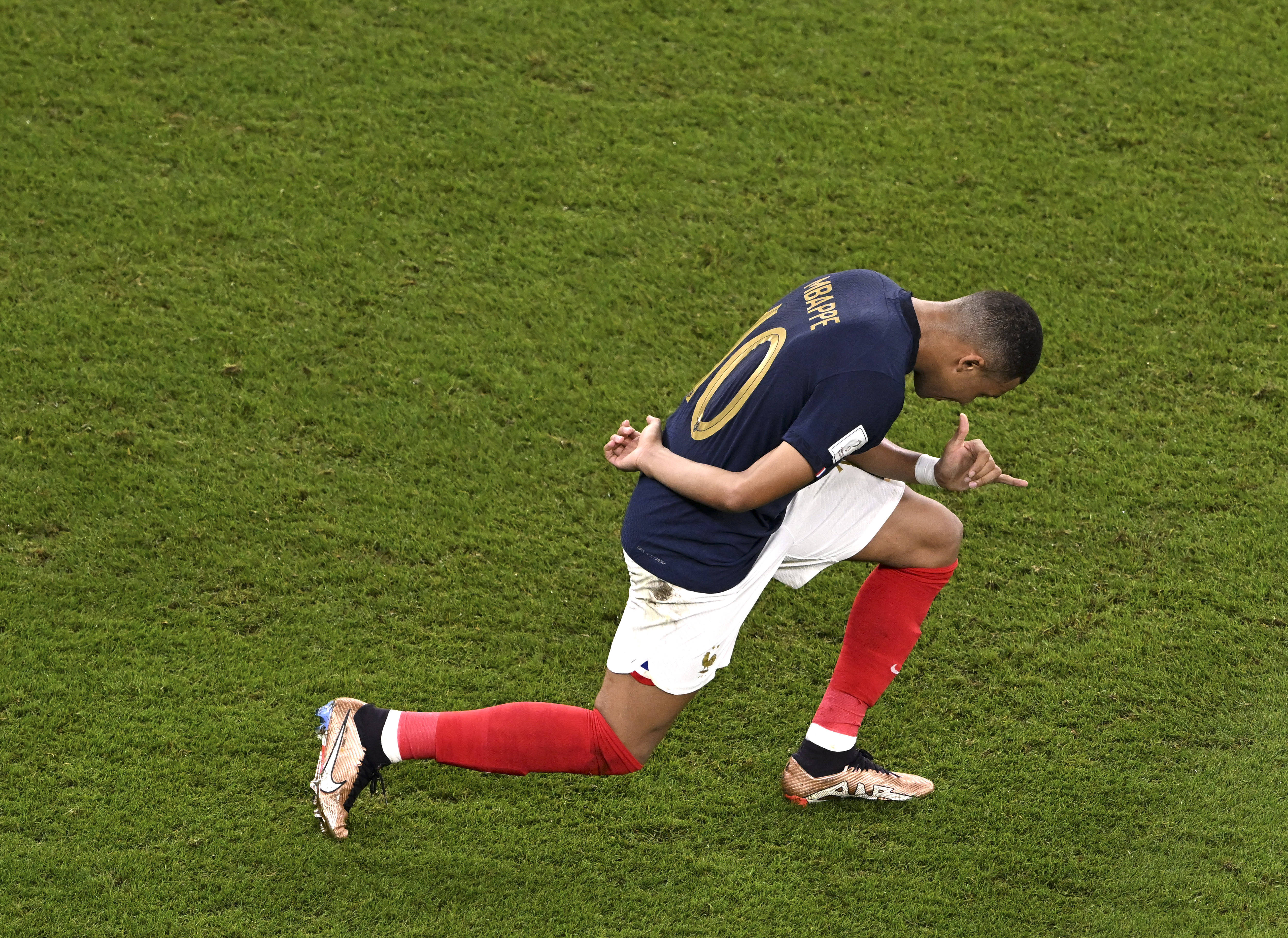 7月15世界杯（世界杯每日之星：姆巴佩进9球超越球王贝利 独自领跑射手榜）