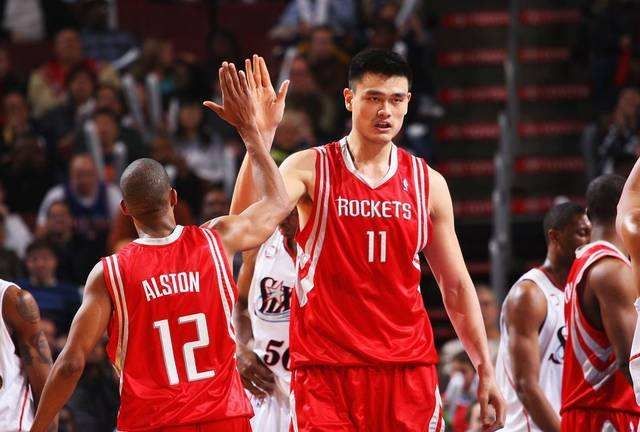 nba11號的球衣有哪些（誰能認全？NBA歷史十大11號球星：歐文僅排第3，姚明難進前5）