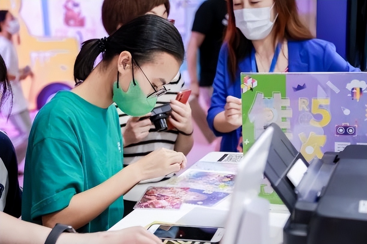 ���ƴ�Ԫ�ڣ�������ө��涯����Ϸ���껪�����ഺ�˳�