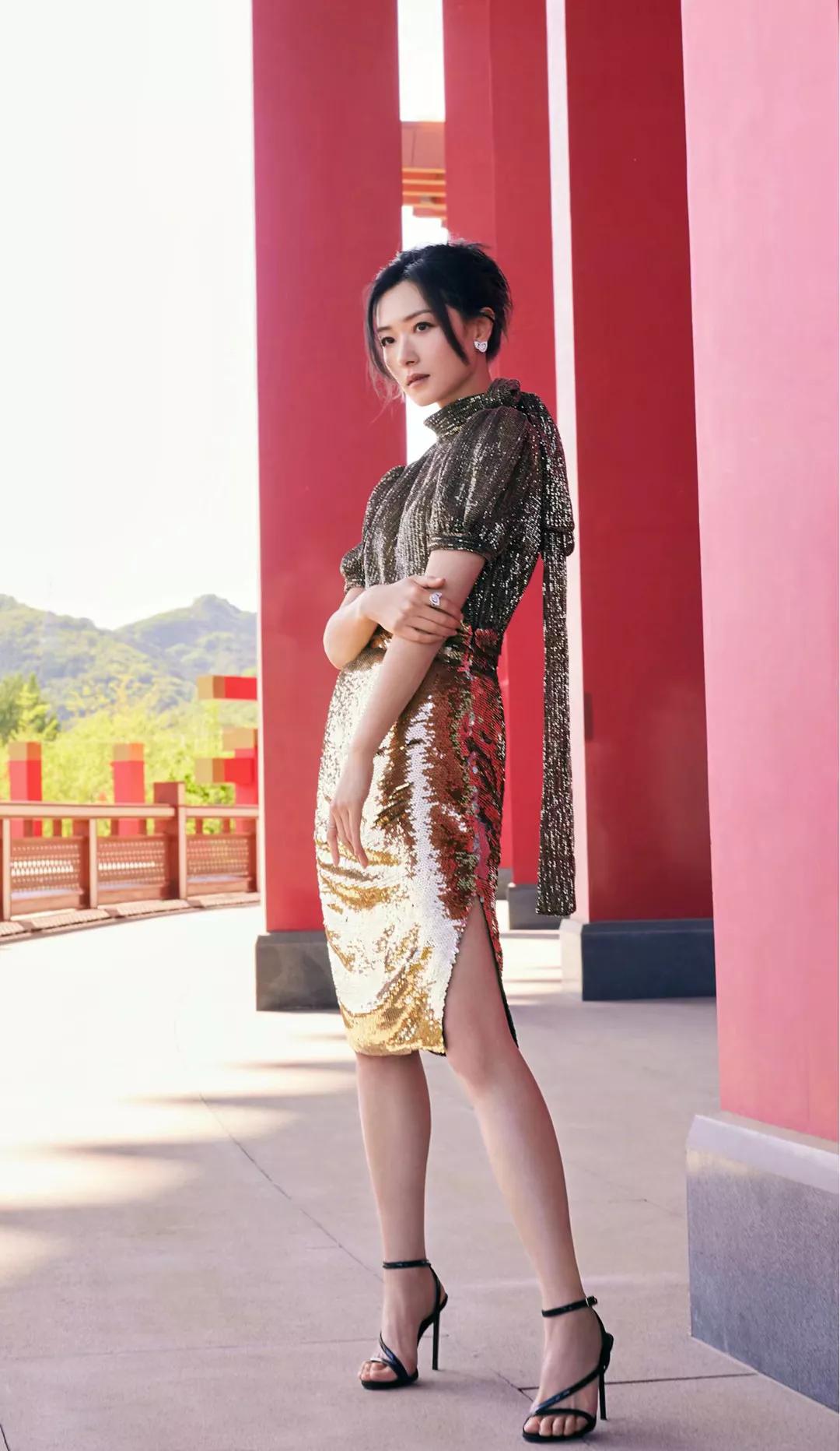 明星俏佳人：万茜最新各种穿搭，漂亮时尚，魅力无限