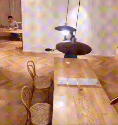 诚心建议：再买房一定买“横厅”户型，学她家装成中古风，超有品