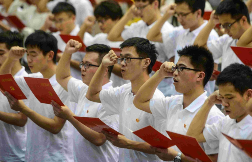 为什么才大一，就有那么多同学申请入党？原来其中“猫腻”这么多