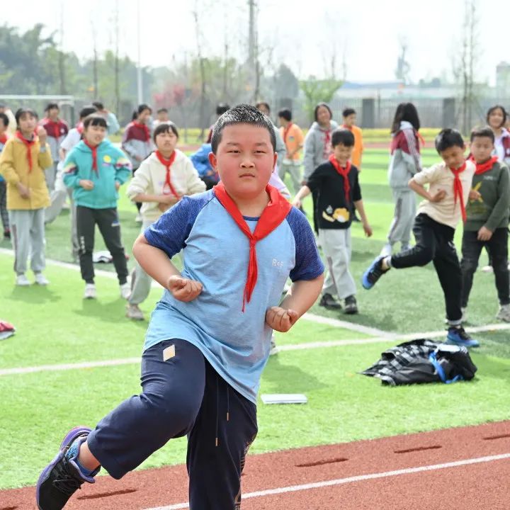 美在附小——记天府新区新兴中学附属小学开展第一届艺术节