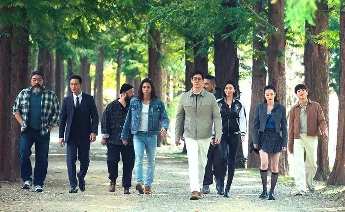 [纸钞屋:韩国版] 即将开播，河回面具+红色连体衣，打造抢劫新格局