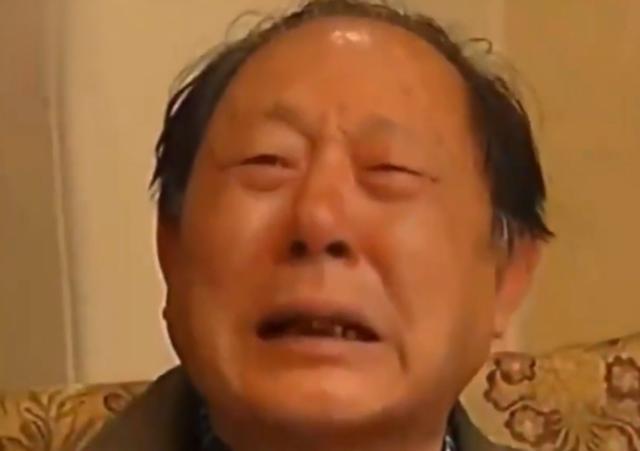 27年前，老汉120元买下女大学生，睡猪圈17年，老汉见岳父很热情