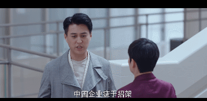 首播当晚，双卫视冠亚军，霸总靳东和“作女”李小冉的CP配一脸