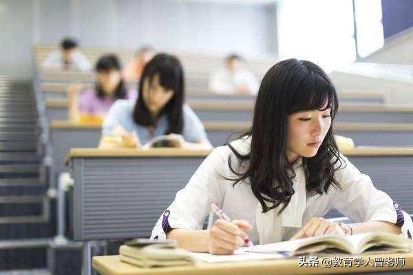 考研成绩400分“满天飞”，300多分还有戏吗，复试分数线给人希望