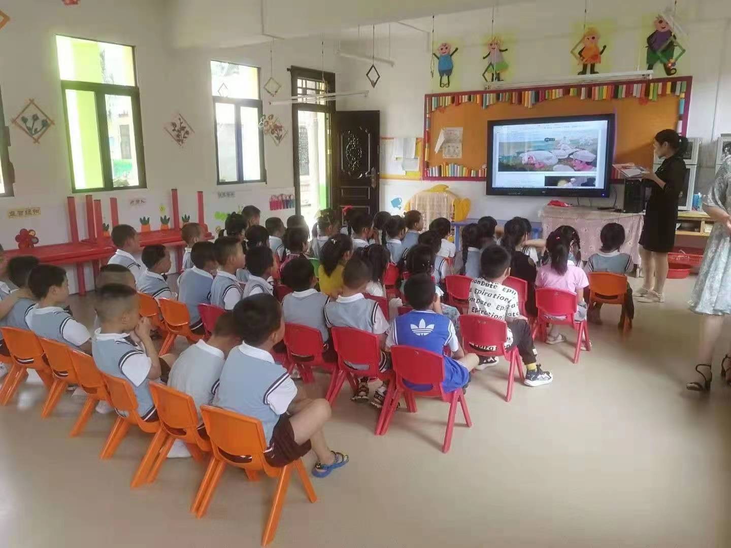 西安社工用社工专业理念服务群众“群众需求的，就是我们的工作”
