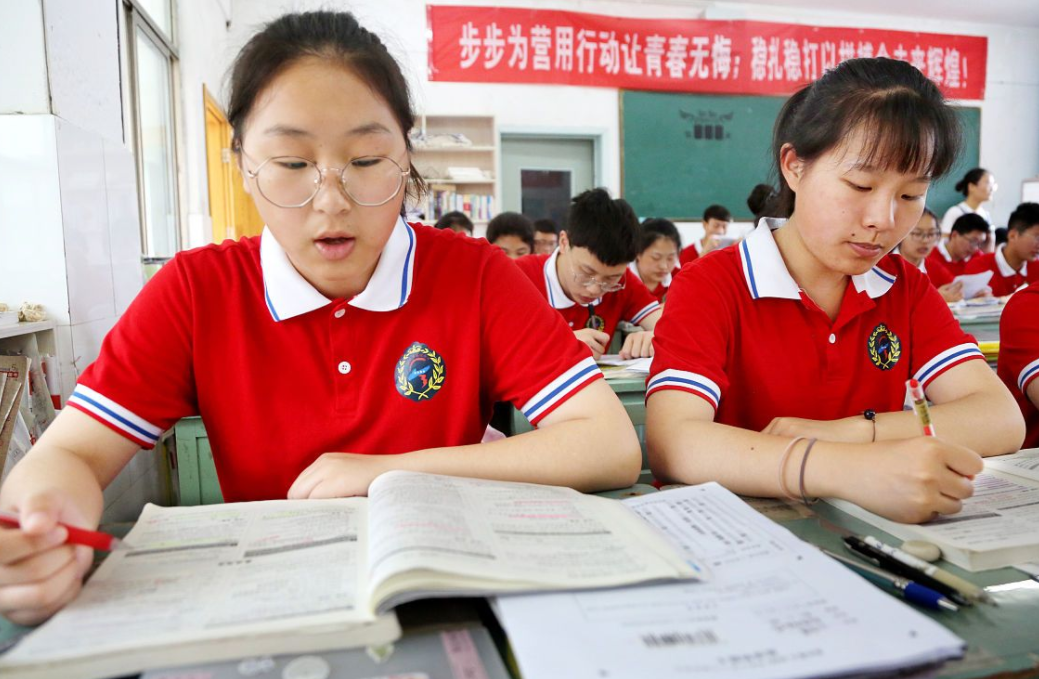 高考成绩和模拟考成绩相差多少？学姐说出答案，家长松了口气