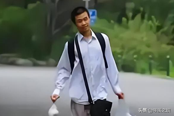 女学霸倒追北大“韦神”，两人性格截然相反，真心爱慕还是蹭流量