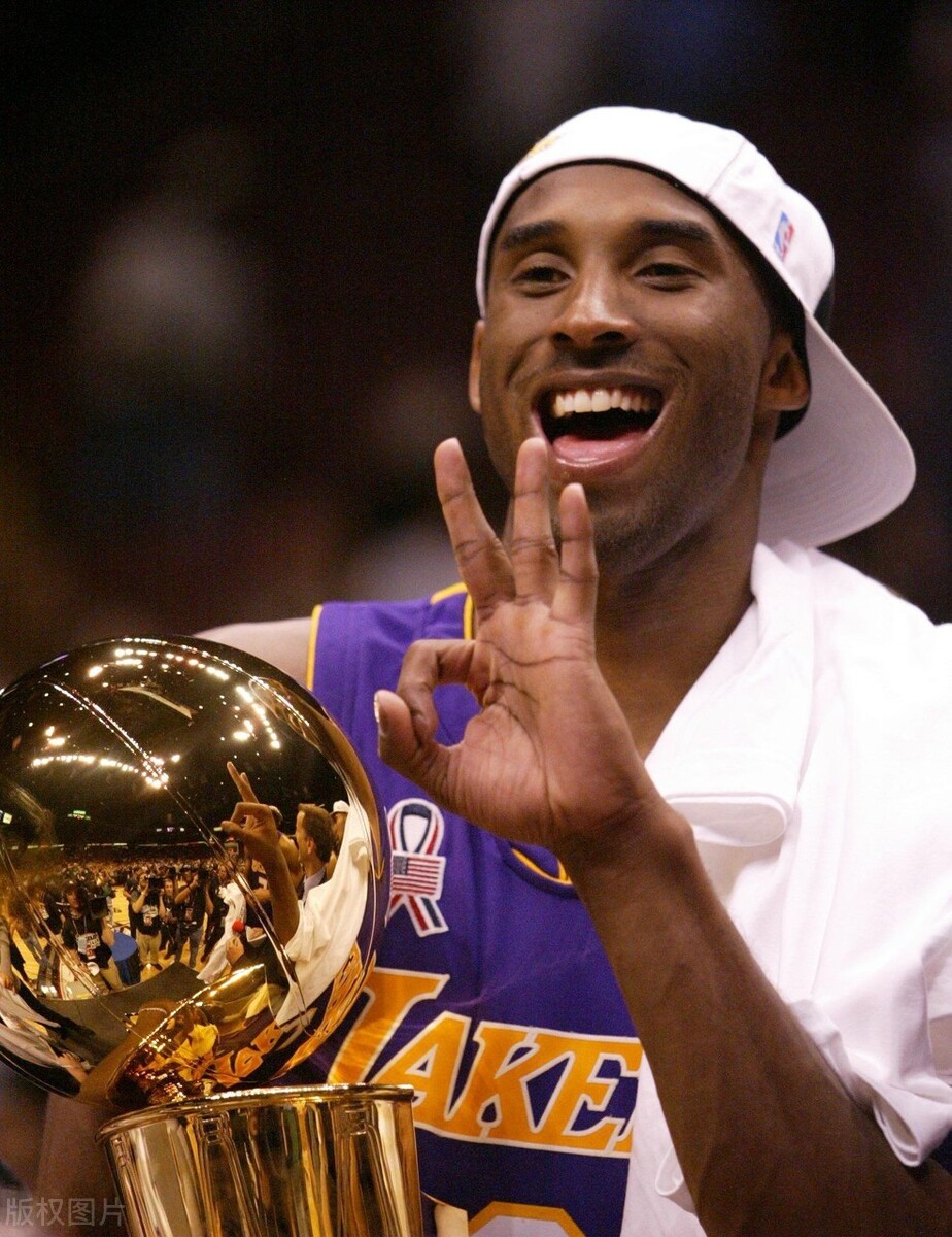 科比照片合集(每一张都是故事重温科比生涯经典照)