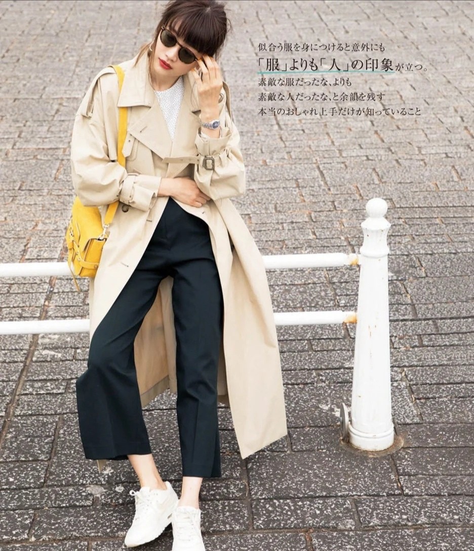 比如长度选好了之后,就要顾及风衣的颜色运用,除此以外,裤子和鞋子也