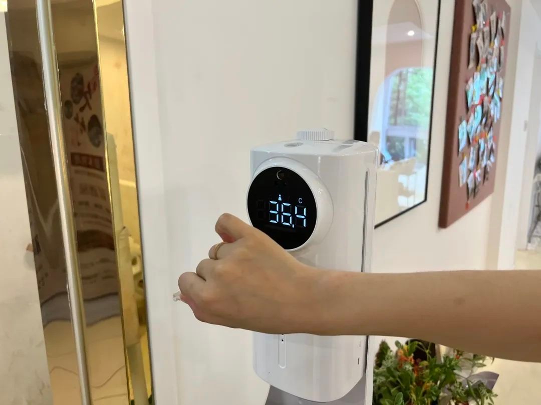 在大学路走走逛逛，尽享“浪漫周末”