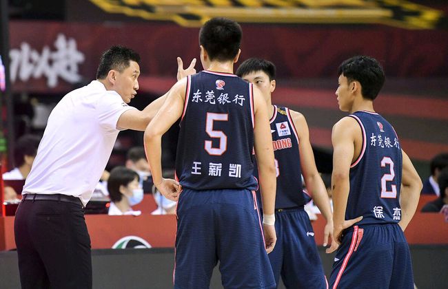 CBA球队排名(2022年CBA最新积分榜排名：争冠集团大乱斗，广东12胜4负仅排第七)